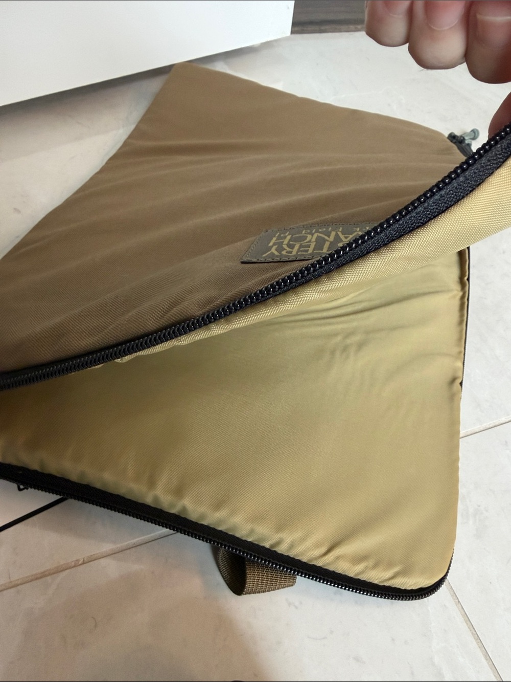 MYSTERY RANCH SPADELOCK LAPTOP SLEEVE - Picture 4 of 4